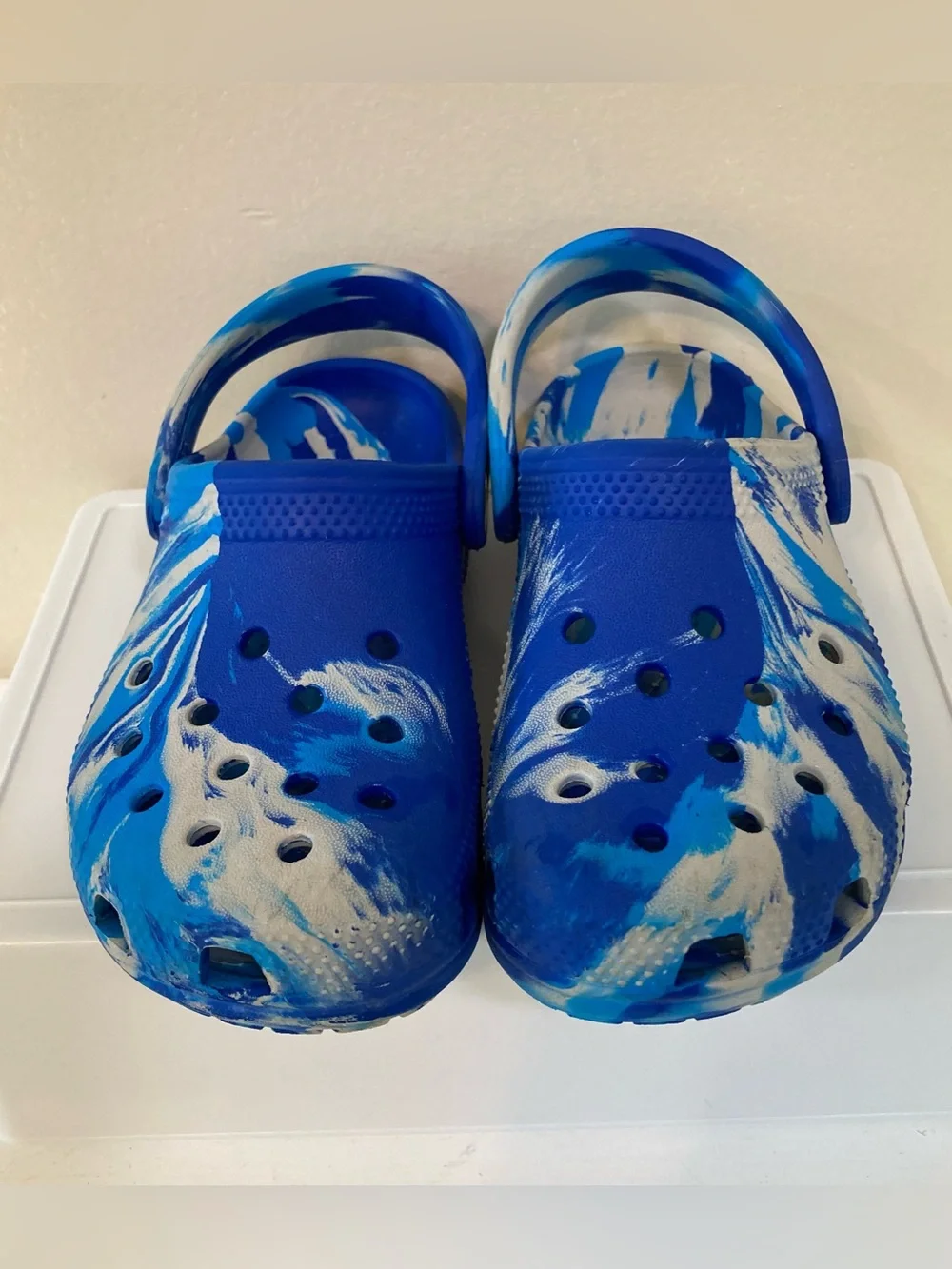 CROCS classic marbled